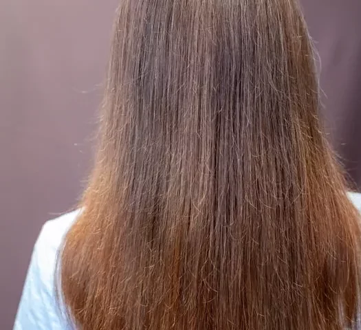 Fertige Haarfarbe mit Henna gefärbt